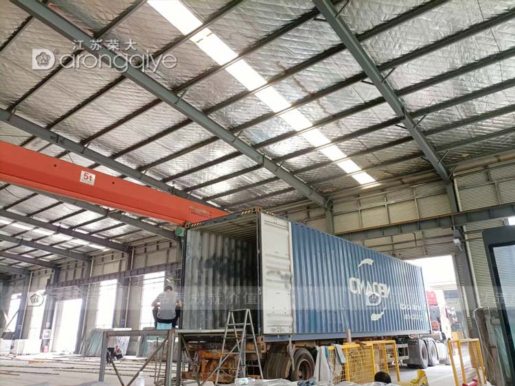 第二批智慧公交站臺(tái)正式發(fā)往德國(guó)配圖一 第二批智慧公交站臺(tái)正式發(fā)往德國(guó)配圖一